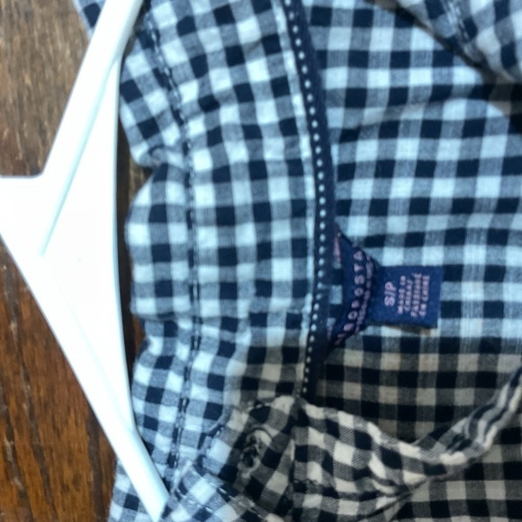 Aeropostale button-down checkered top. Size S​​ - Picture 3 of 3